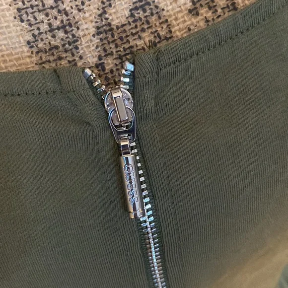 Guess Top - Picture 4 of 8